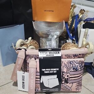 NWT! Steve Madden Pink Floral 2 Piece Bag Gift Set